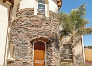 438 Meadows Ave