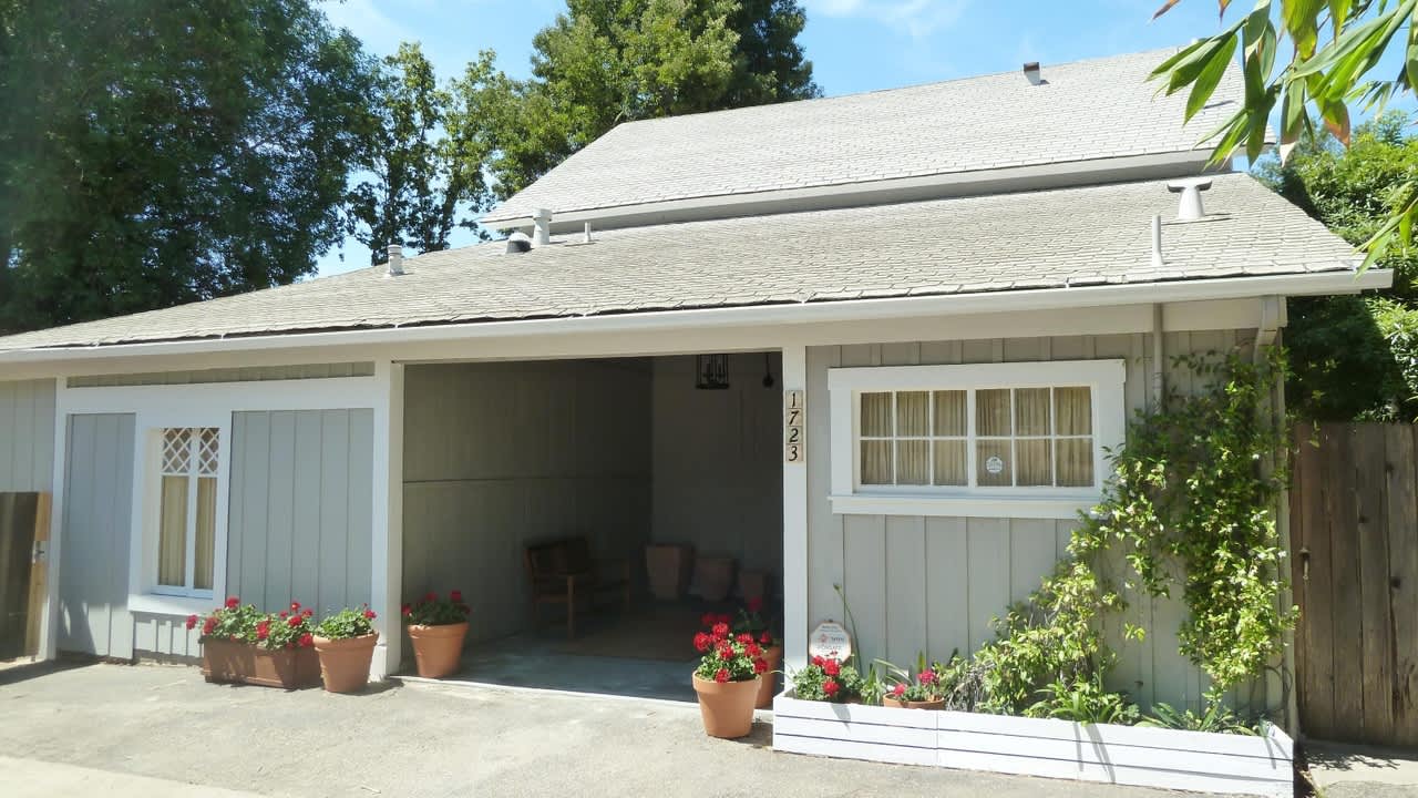 1723 Santa Barbara St