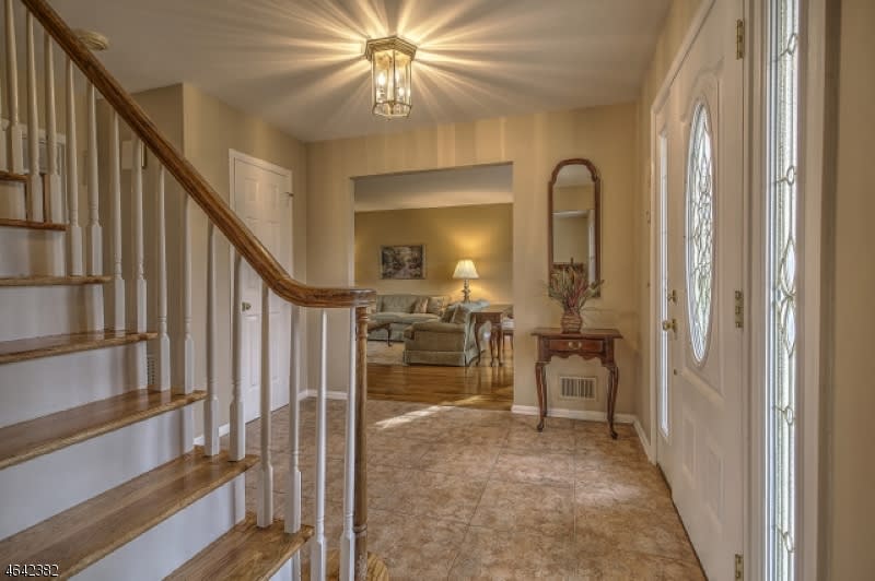 104 Victoria Dr 