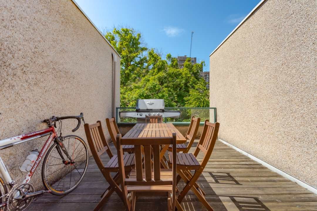 409-1345 Comox St