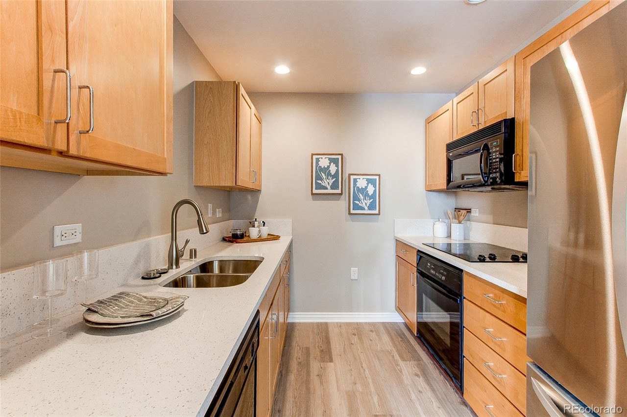 300 W 11th Ave #16D