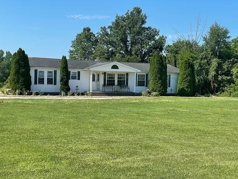 1905 W County Rd 500 N
