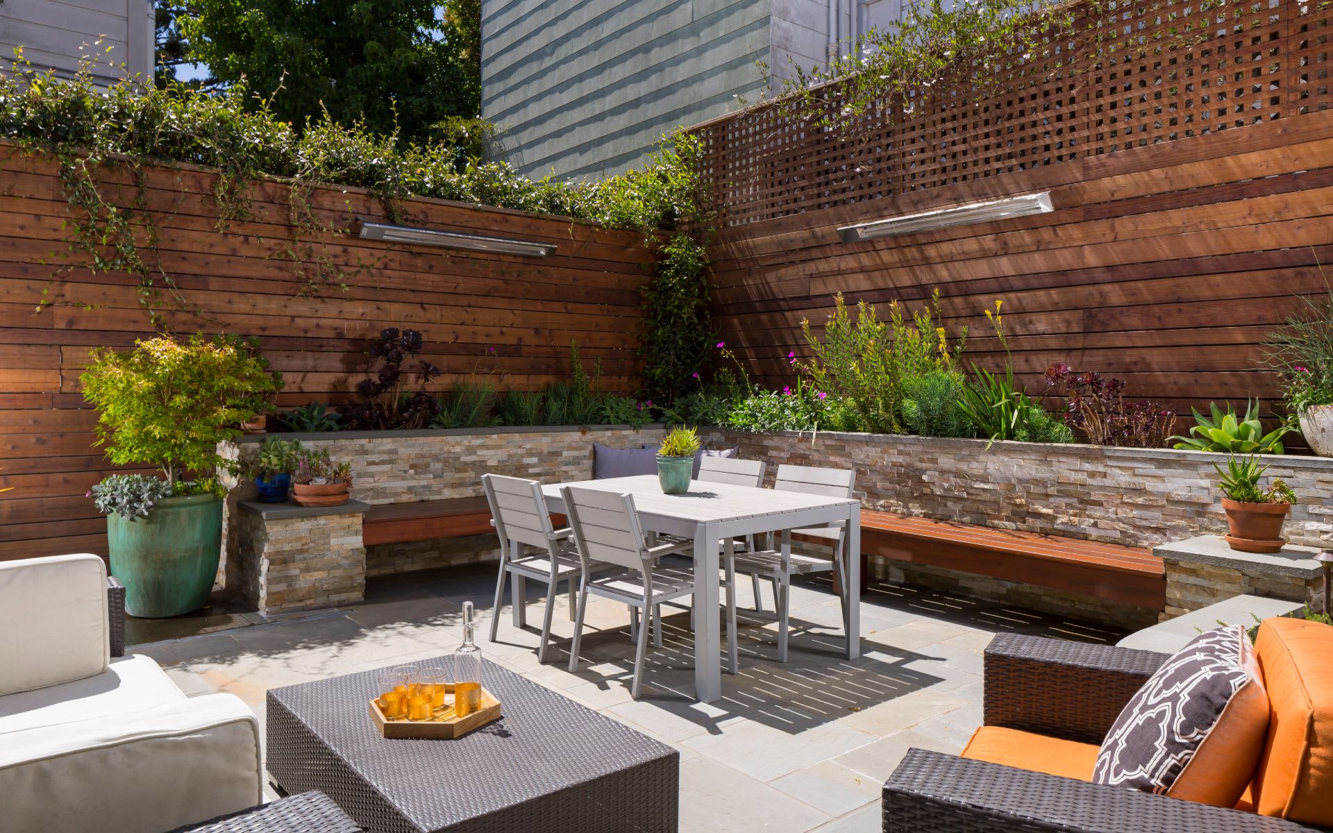1523 Baker St