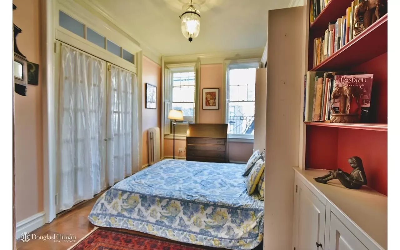 334 West 22nd Street Unit: 9