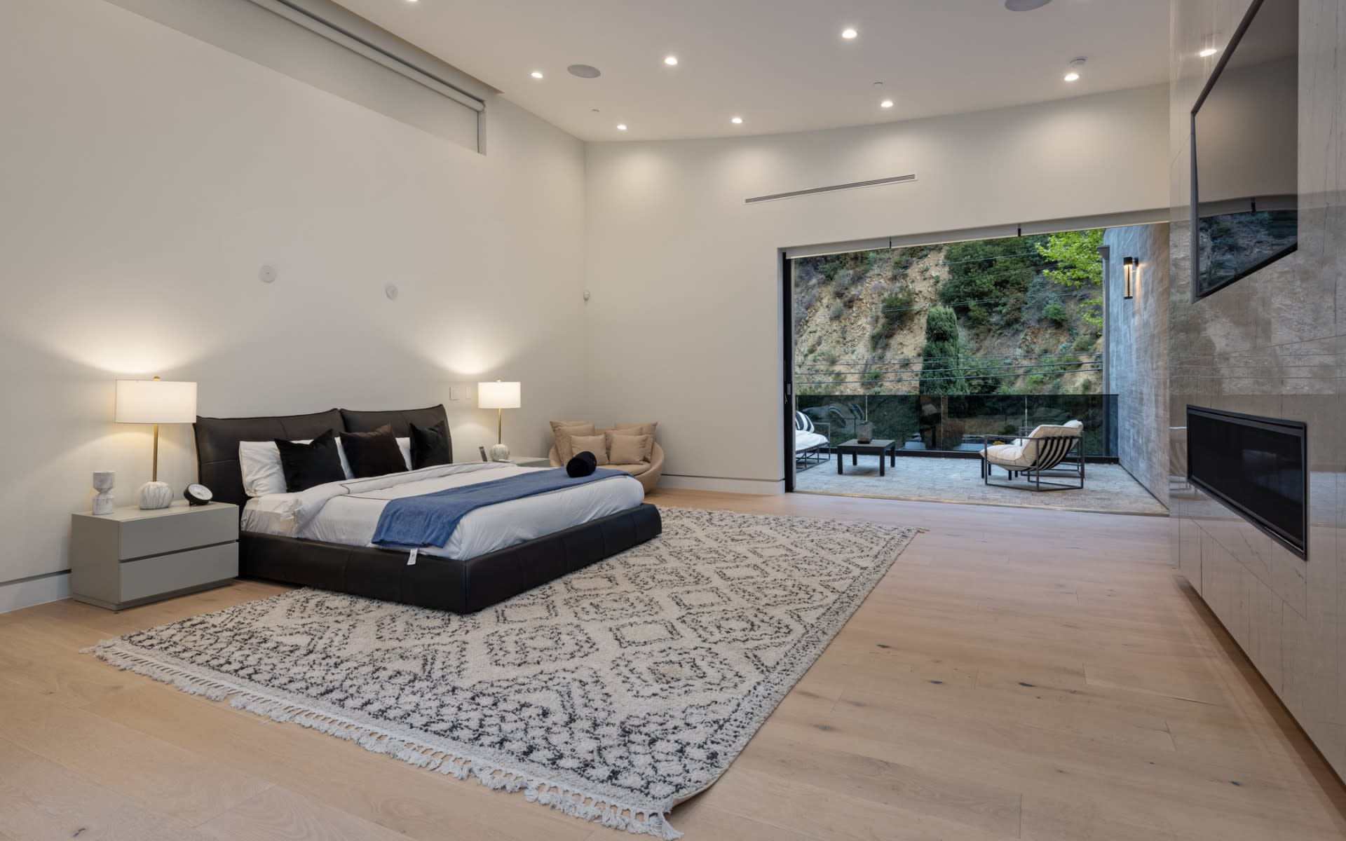 Nichols Canyon - Hollywood Hills