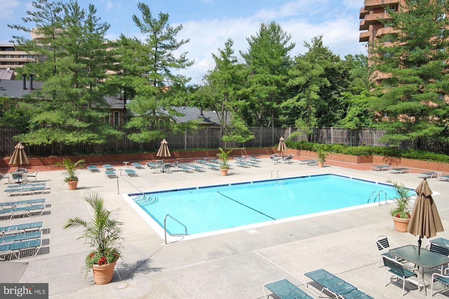 3275 Sutton Pl NW, #B