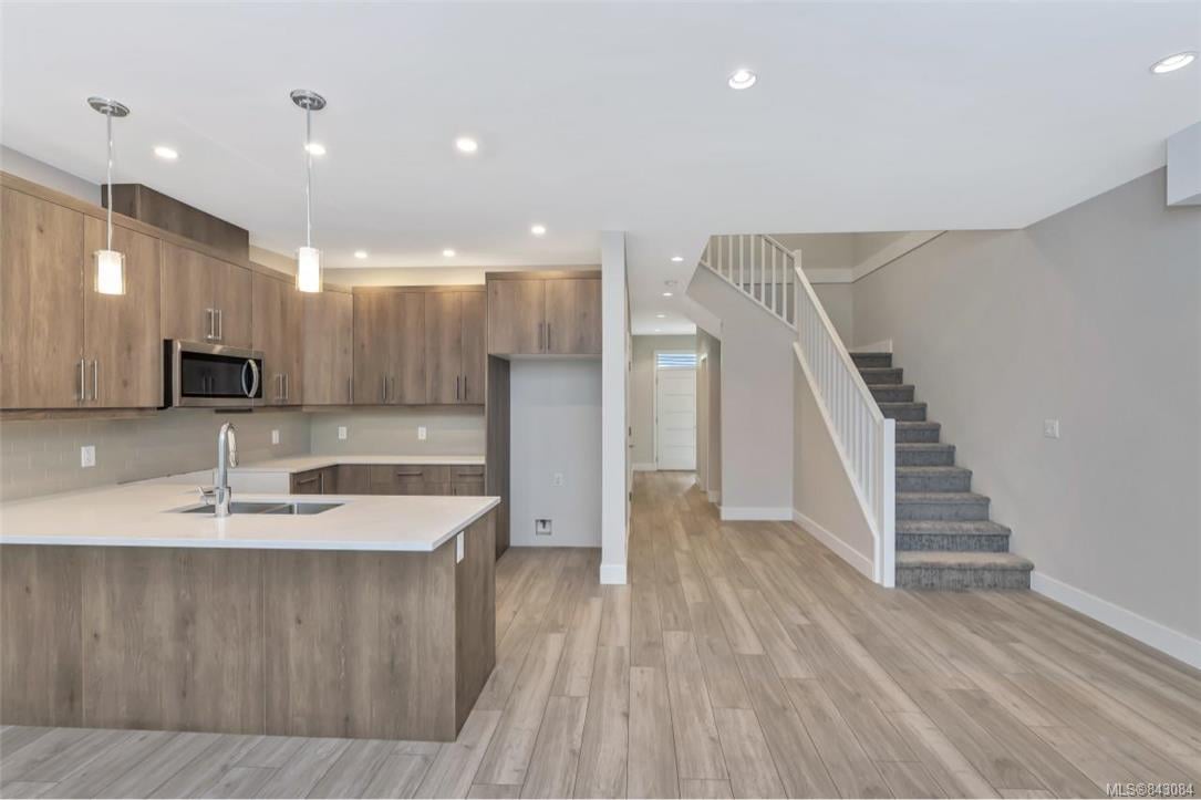 925 Echo Valley Pl, Langford