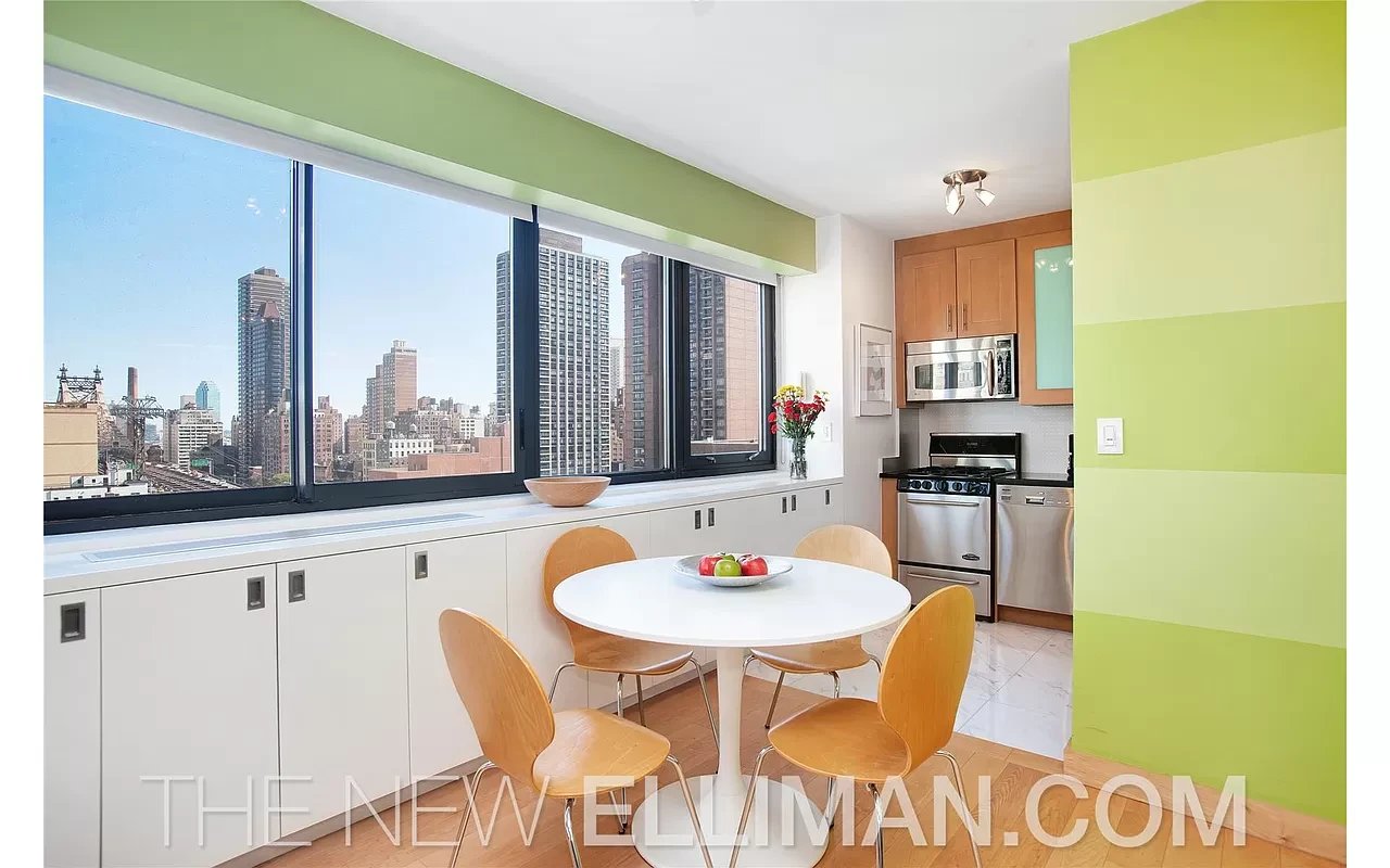 200 East 61st Street Unit: 14F