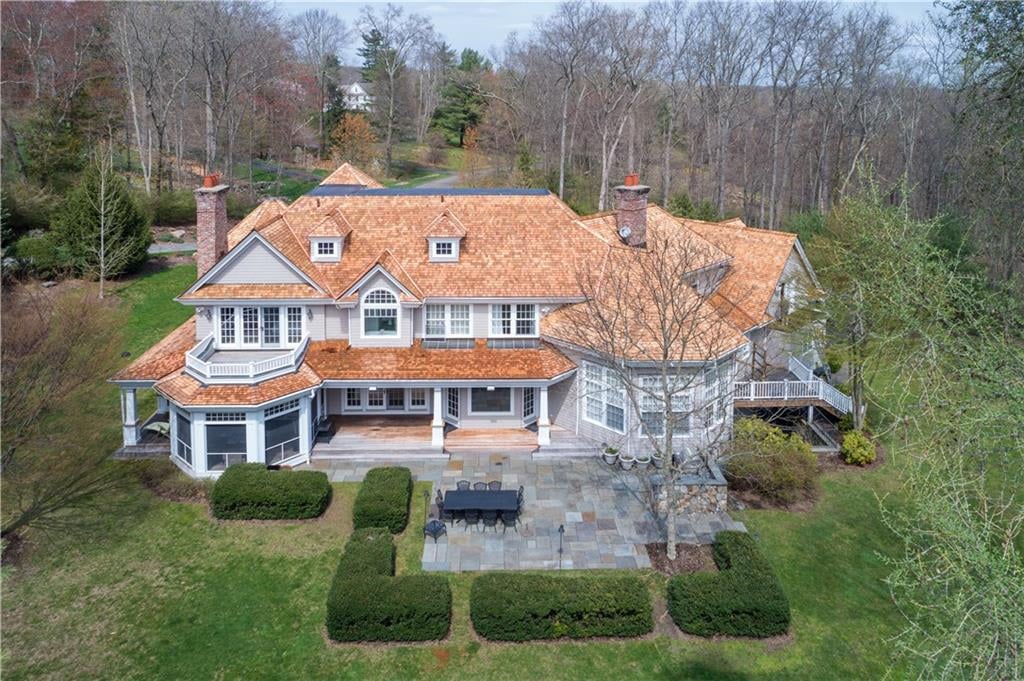 16 Twin Oak Ln