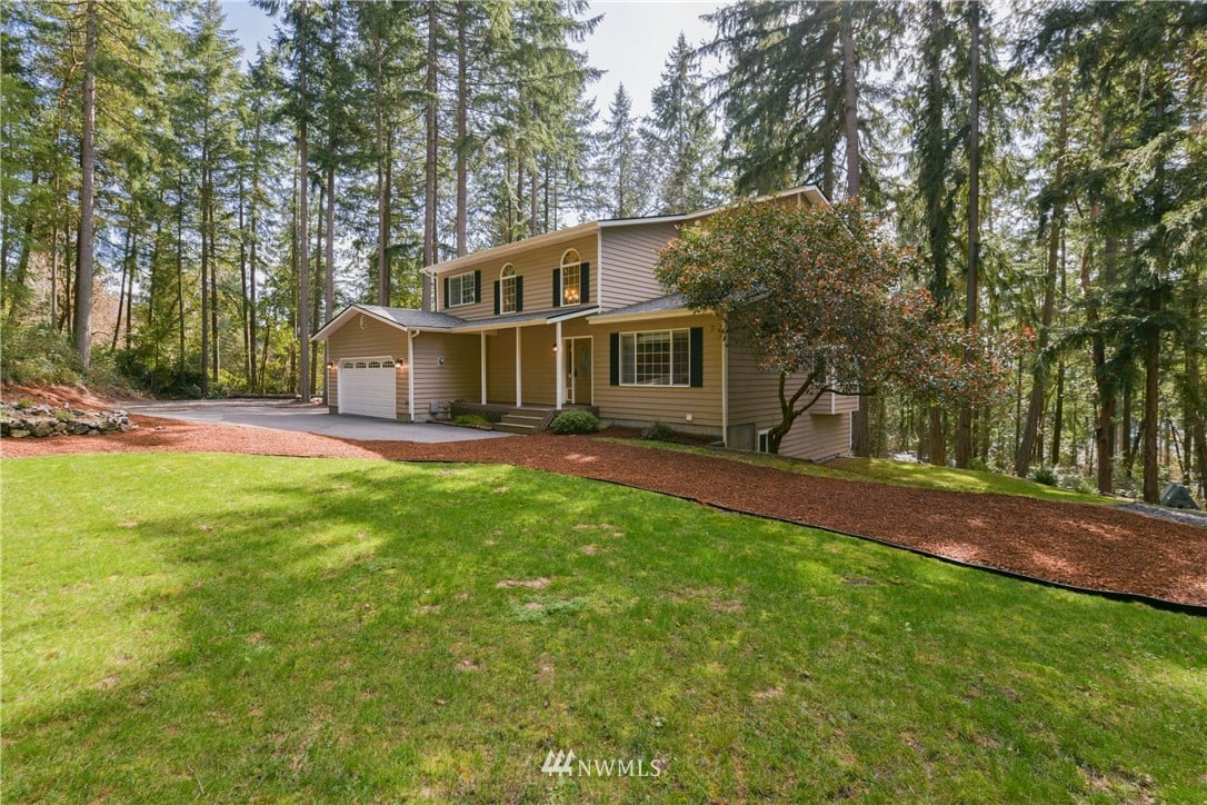 3045 NE Chippewa Ct