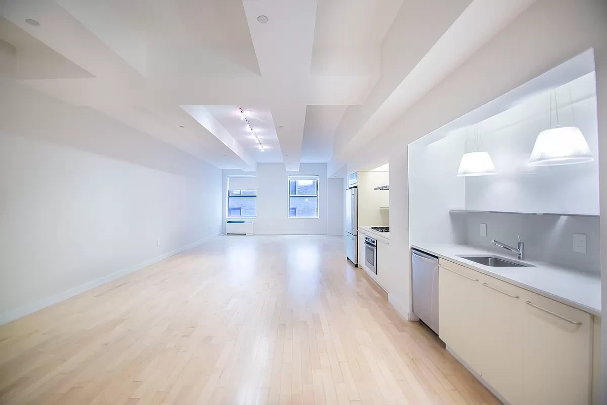 15 Broad St Apt: 1228