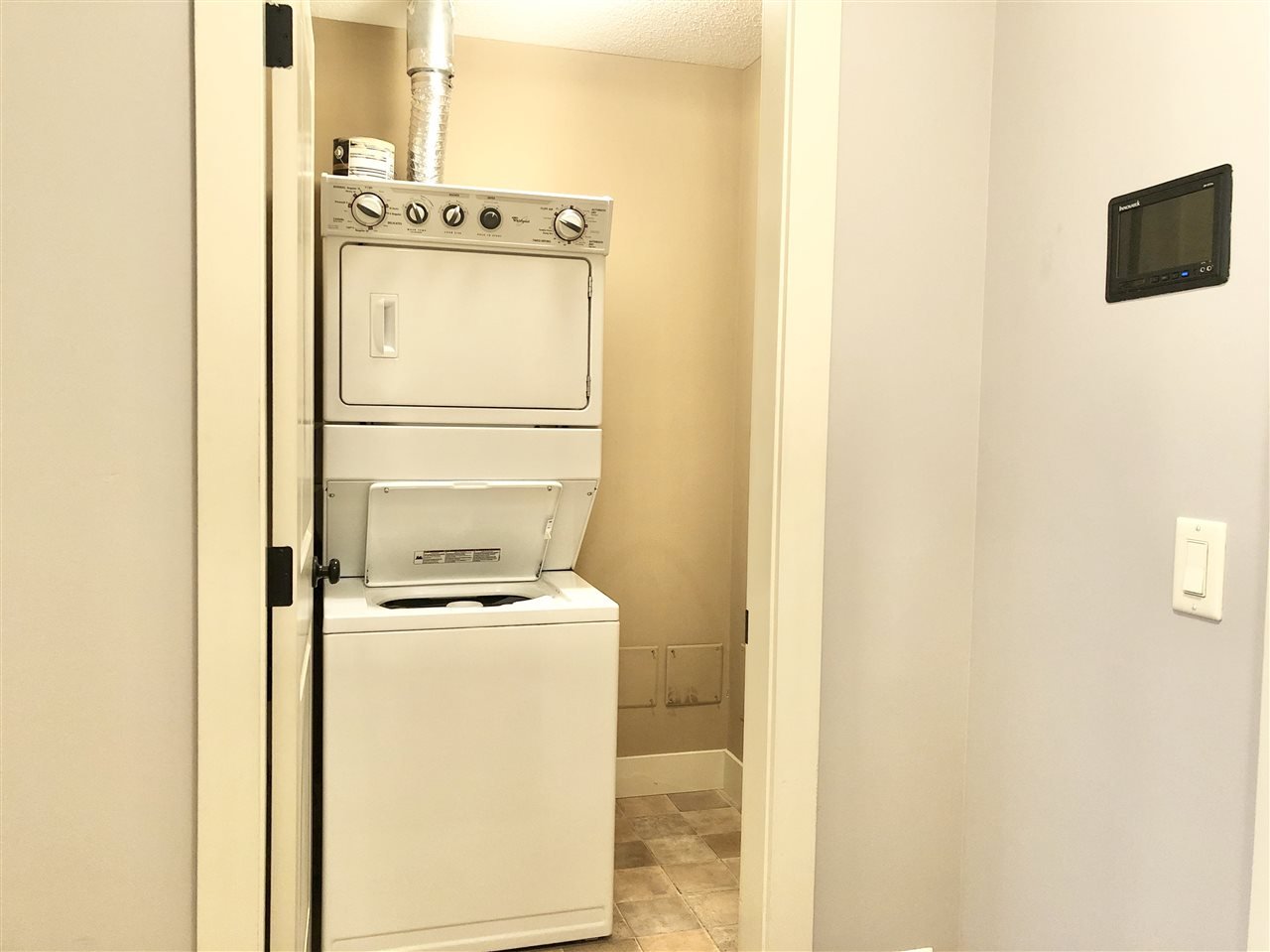 105-45893 Chesterfield Ave
