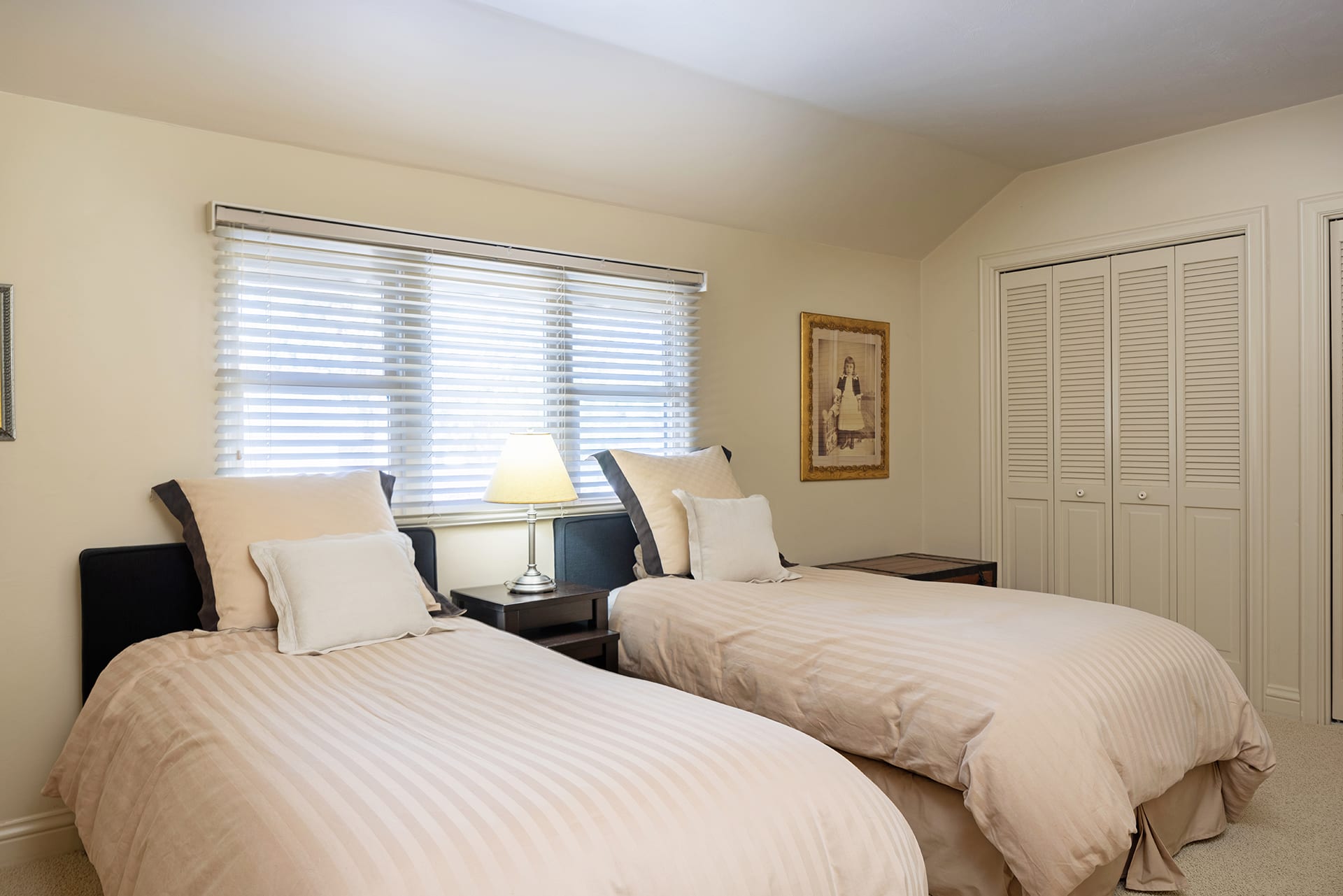 Carmel Jewel - 10th Ave 3 SE of San Carlos