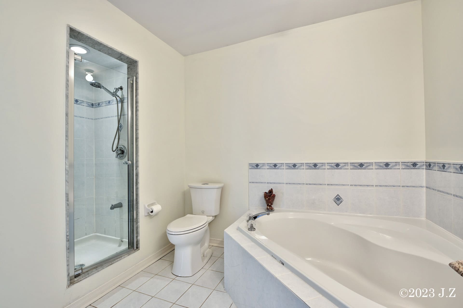 2 Waterton Cres