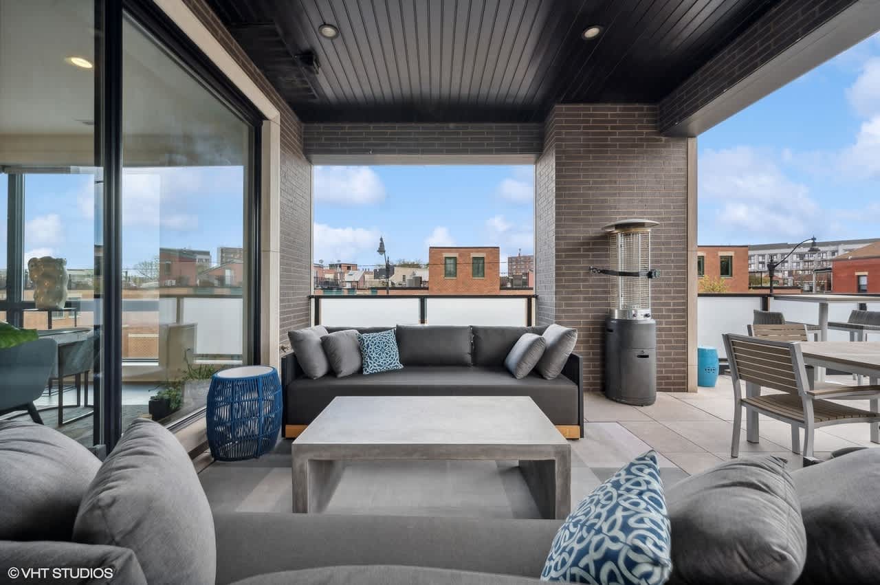 1110 W Schubert