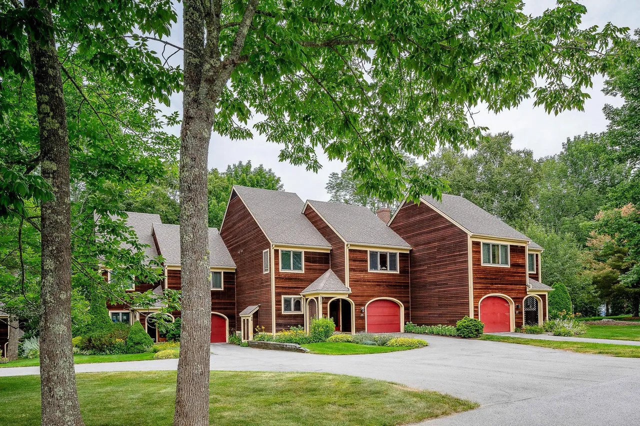 New Listing: 26 Harbor Drive, 26, Lincolnville, ME 04849 – $560,000