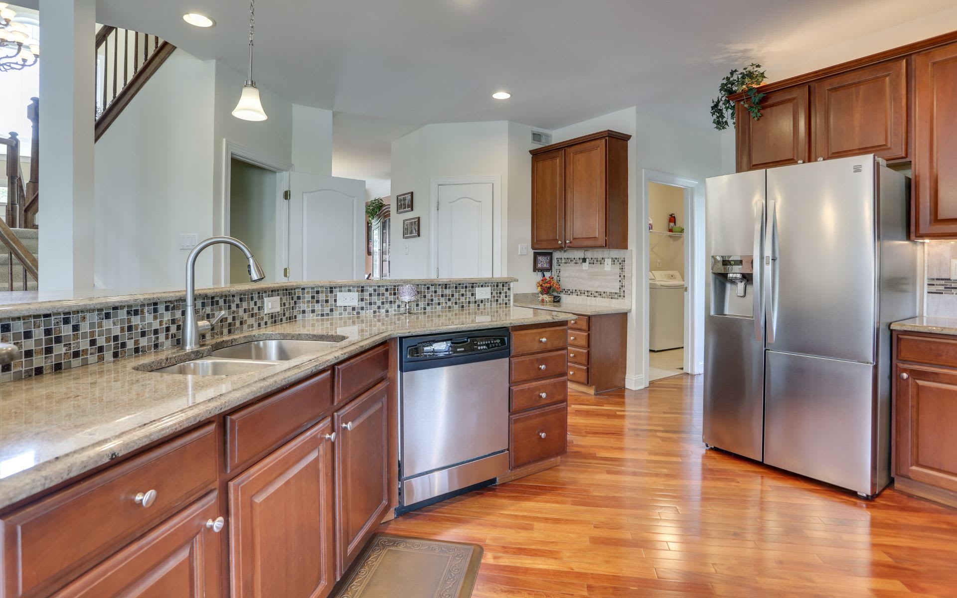 8 SHOREHAM CT