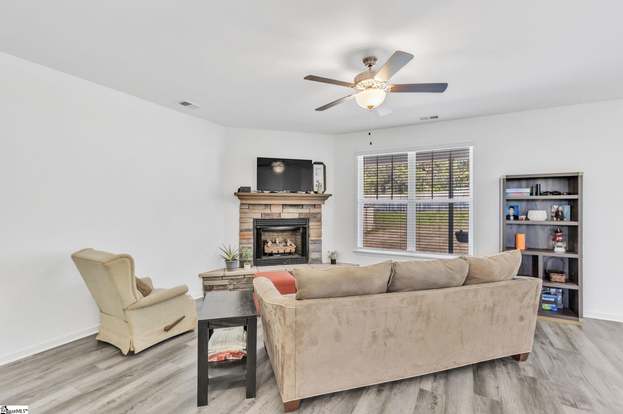 4 Royal Pine Wy