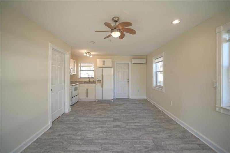 1009 NE 17TH CT