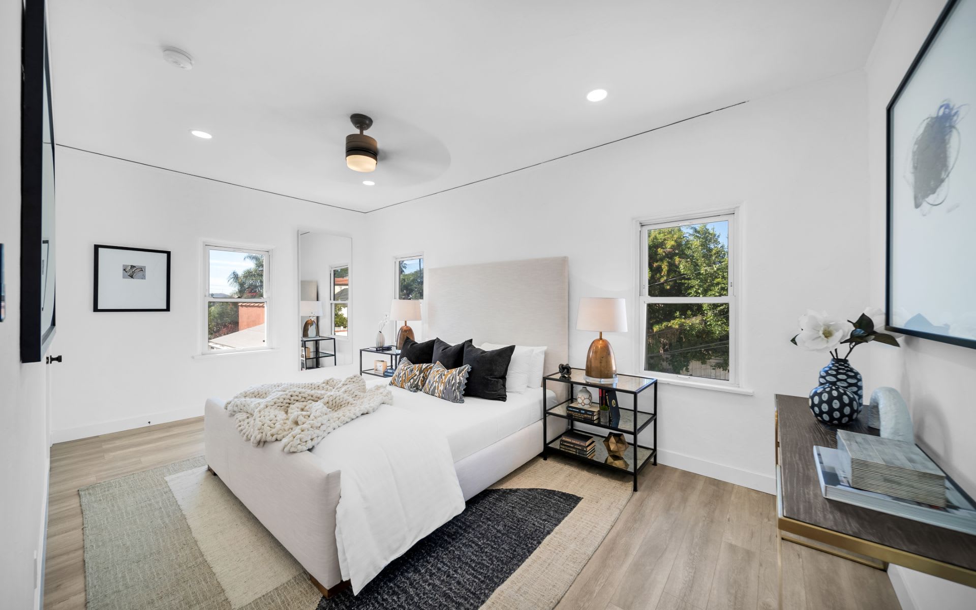 1325 Masselin Avenue Unit: 3