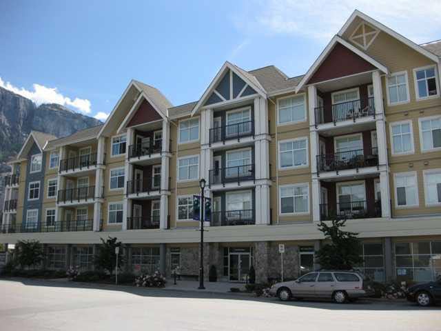 313-1336 Main St