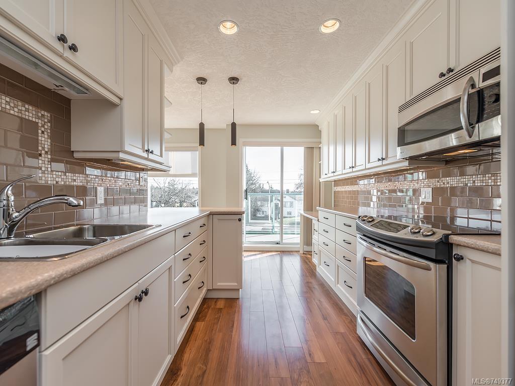 405-898 Vernon Ave