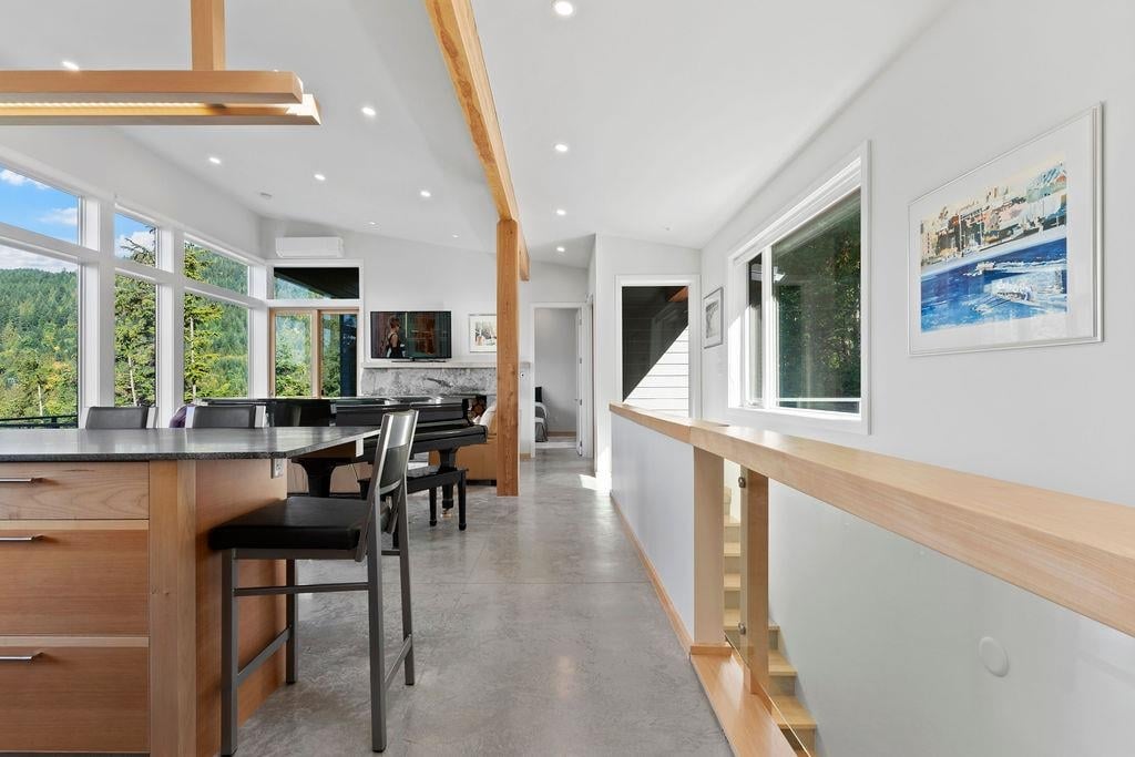 1135 Copper Dr