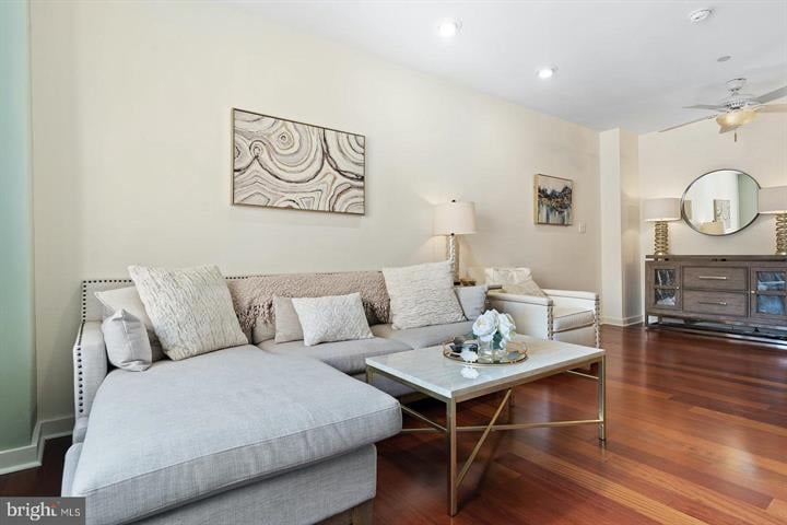 219-29 S 18th St Unit: 1620