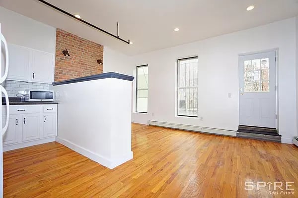 832 Quincy Street Unit: 2B