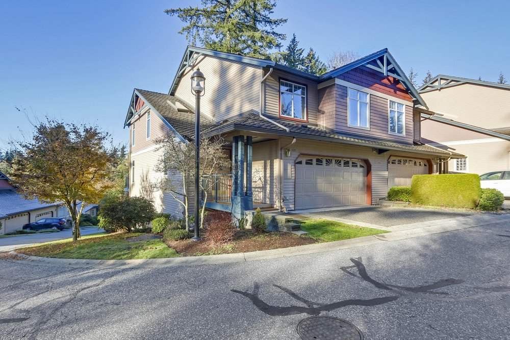 1120 Strathaven Dr
