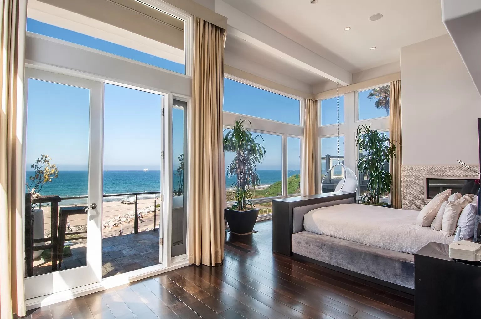 Lease on The Strand