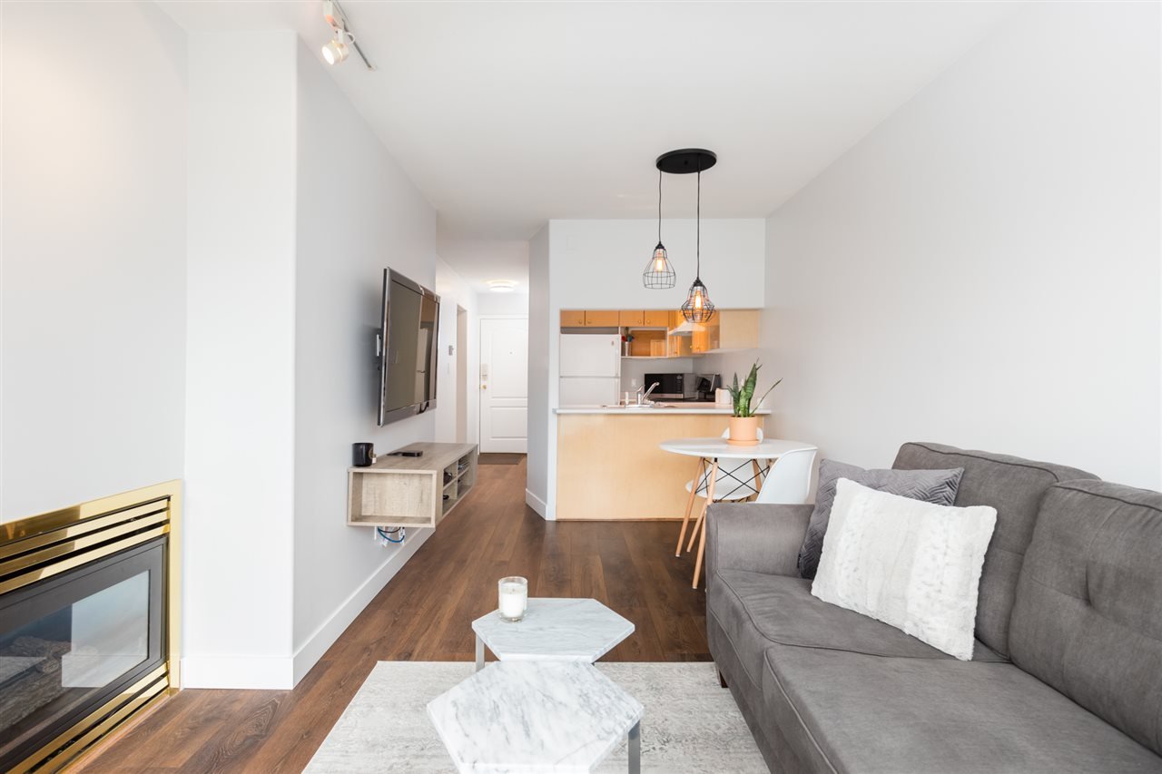 403-988 W 21st Ave