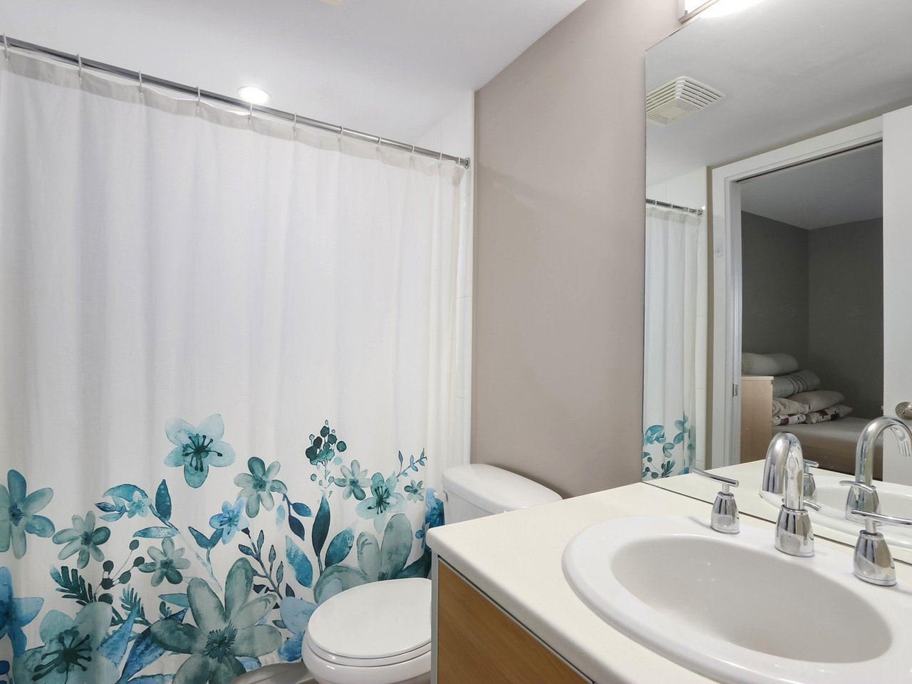 705-13688 100 Avenue, Surrey