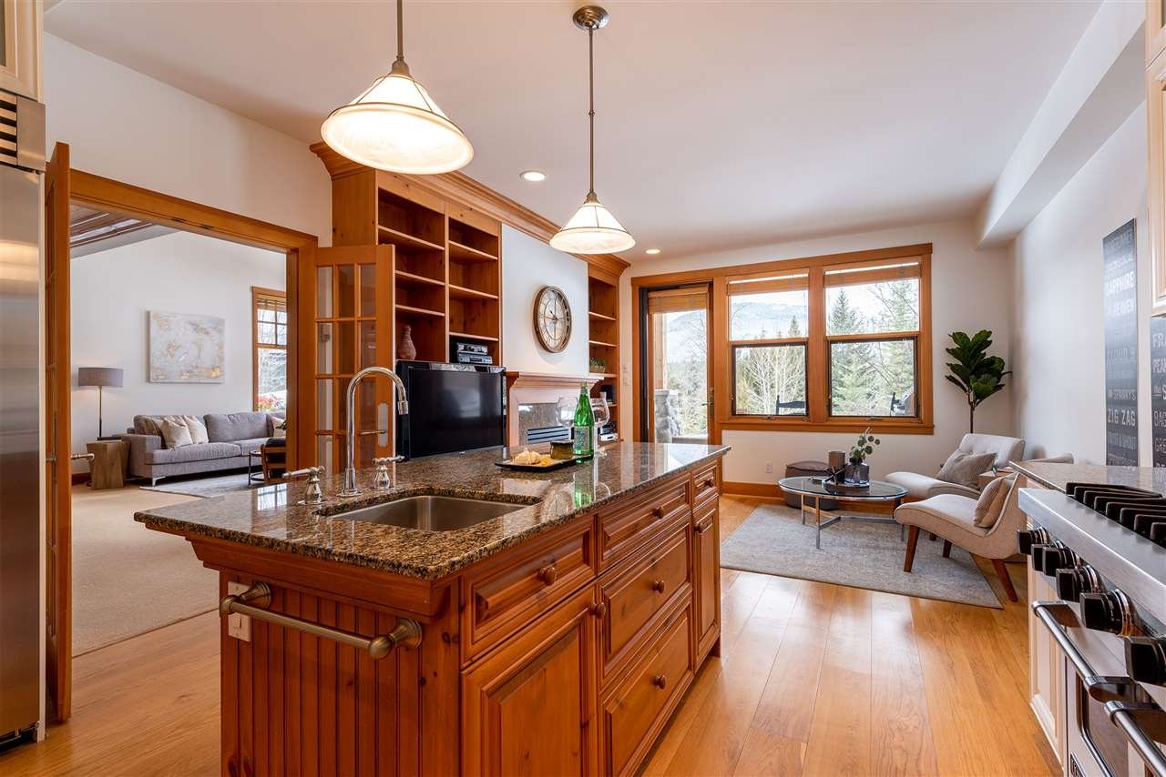 4-4676 Blackcomb Wy