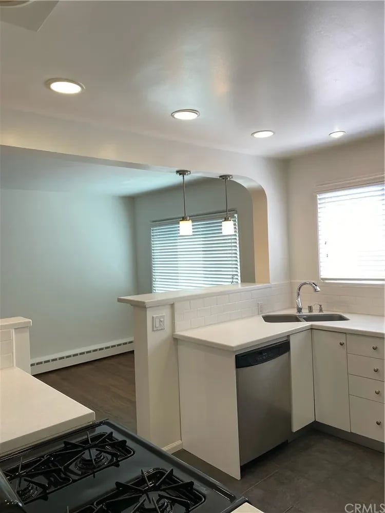 11767 Sunset Boulevard, Unit 202