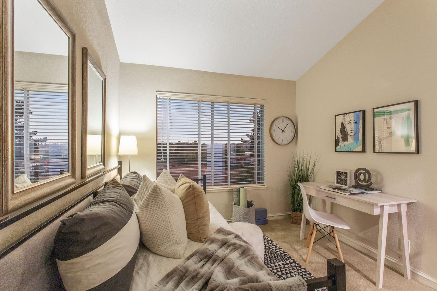 844 Portwalk Pl