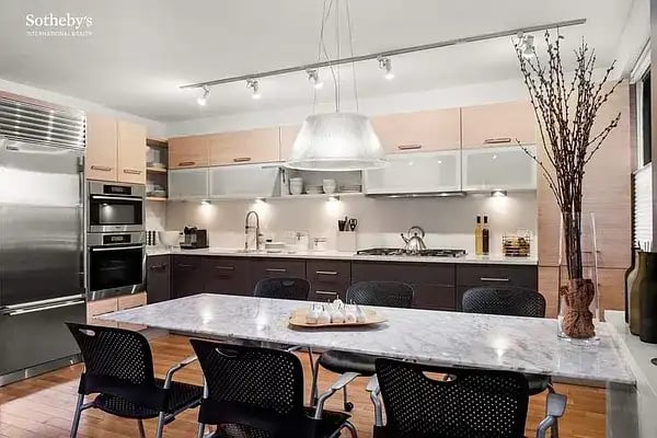 301 East 63rd Street Unit: 8KL