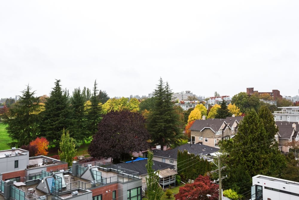 802-6383 Cambie St
