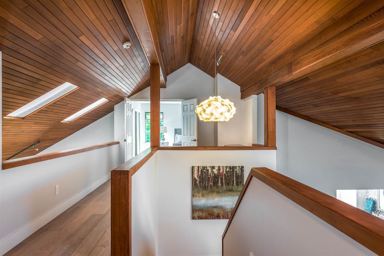 5393 Wildwood Cres
