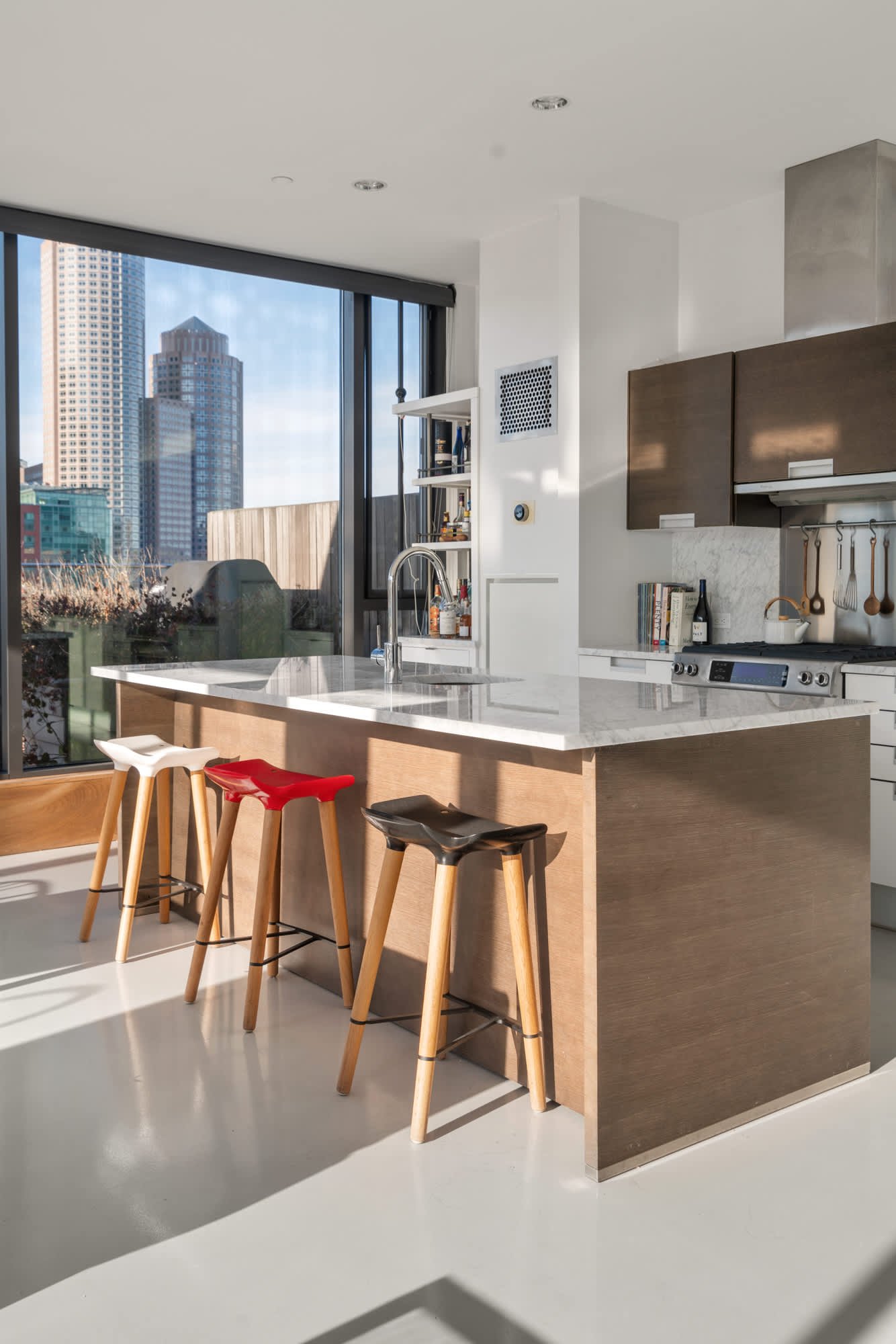 346 Congress St. Unit: 701