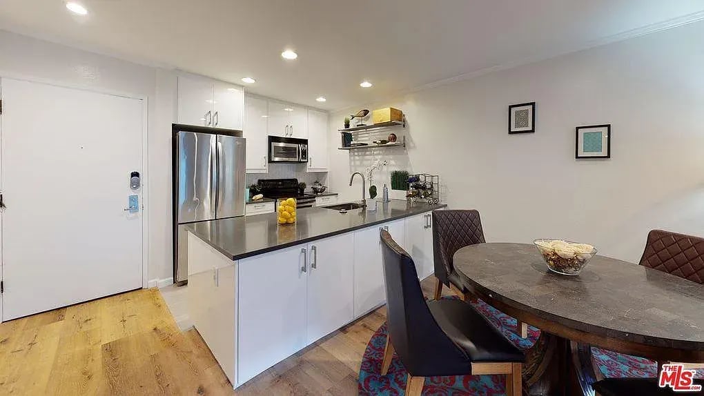 740 N Kings Rd APT 103