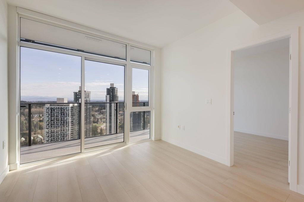 13573 98a Avenue 3211, Surrey