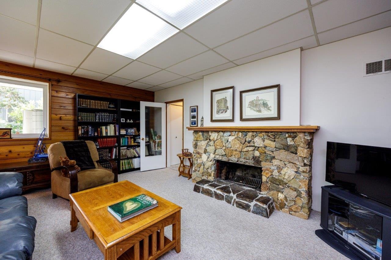 2118 Greylynn Cres