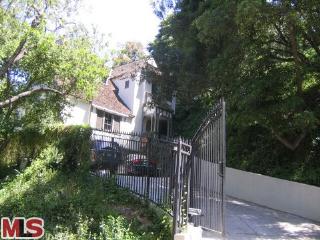 8778 Wonderland Avenue