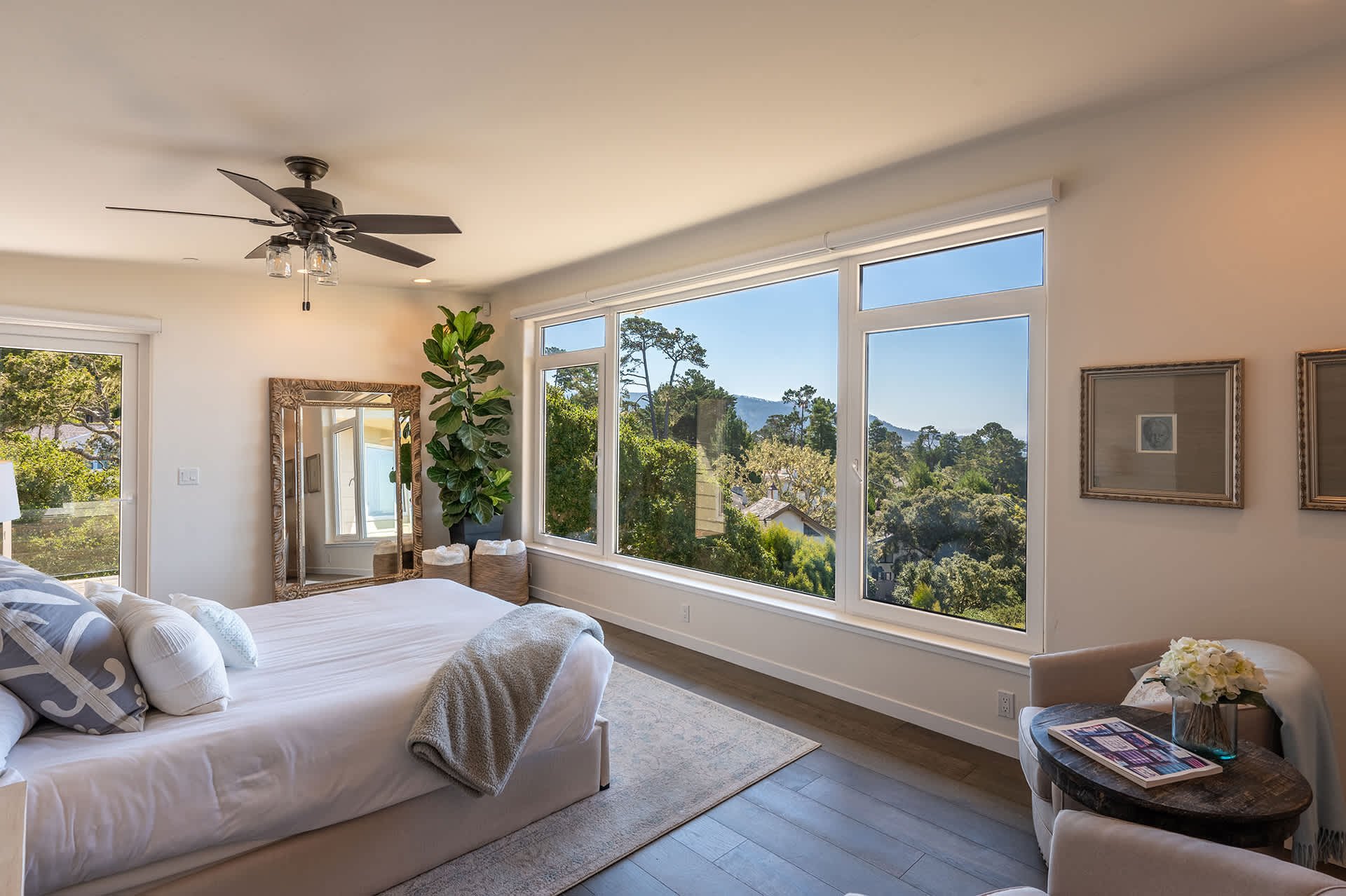 Sweeping Ocean Views - 24916 Lincoln Street