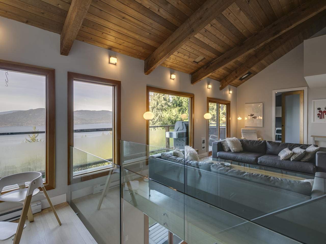 280 Mountain Dr