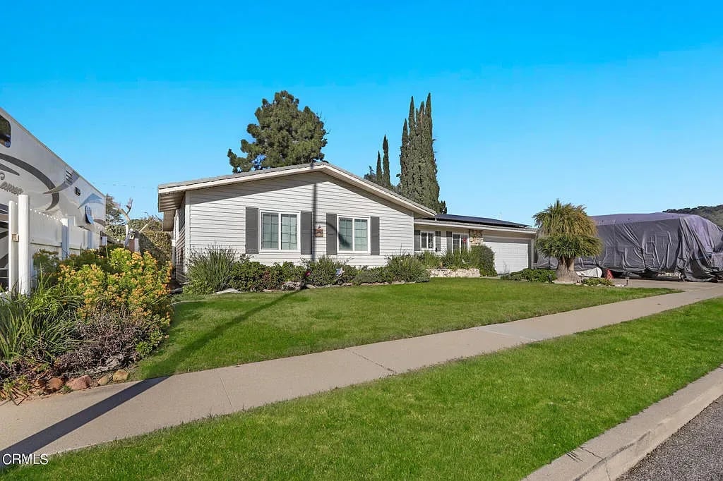 165 Oaklawn Ave