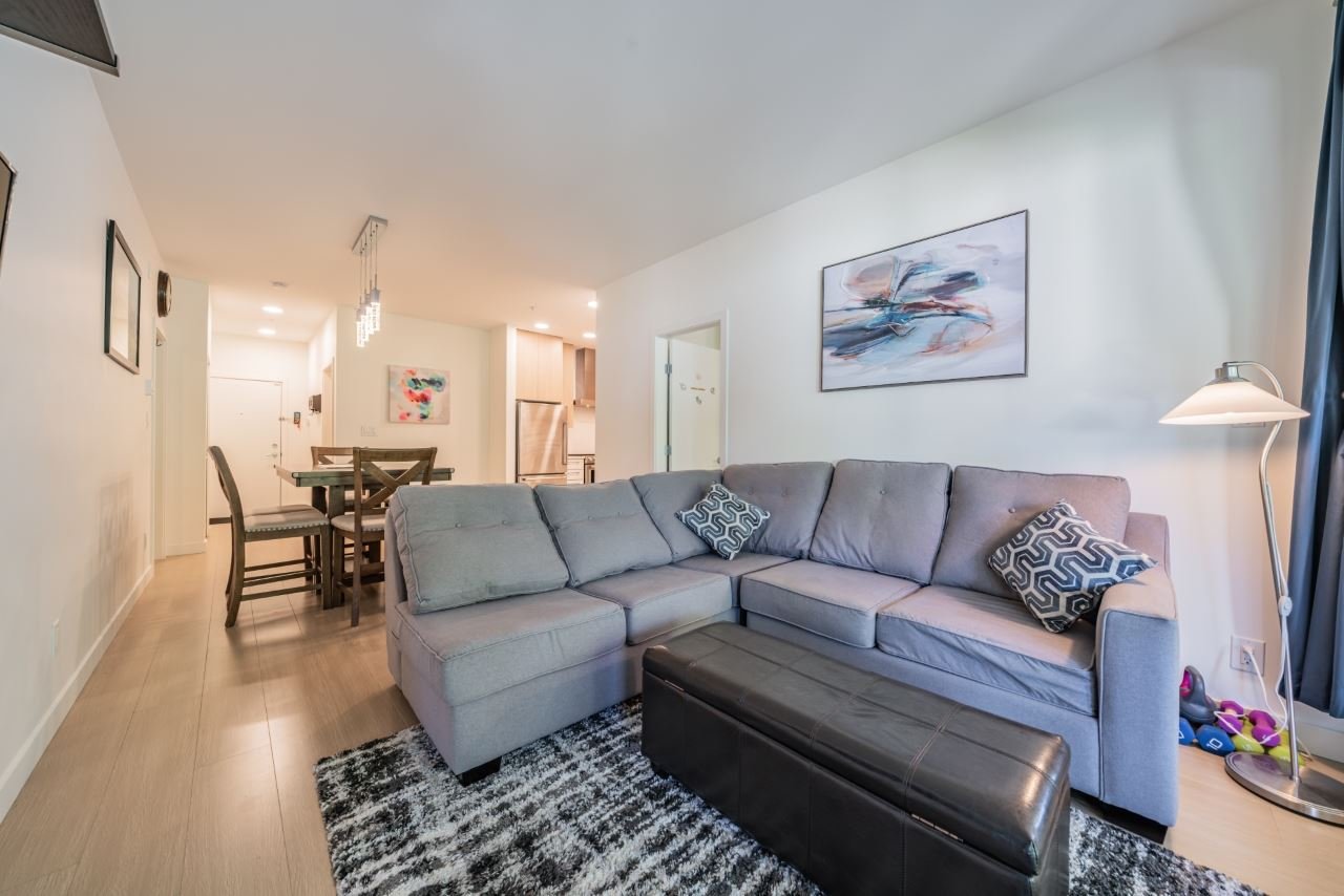 301-5460 Broadway Wy