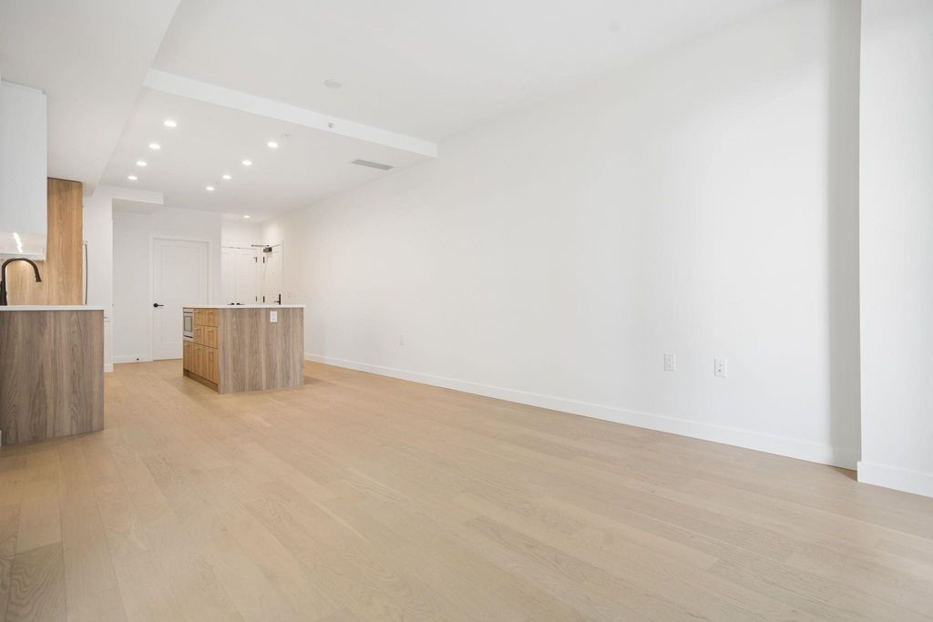 8398 Oak Street 204, Vancouver
