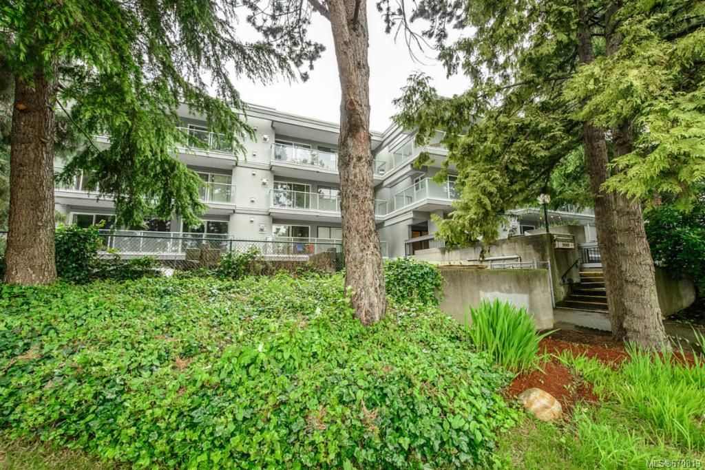 412-2022 Foul Bay Rd